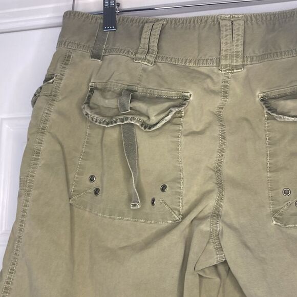 Old Navy Faded Green Bermuda Cargo Shorts Size 12 - Picture 8 of 9